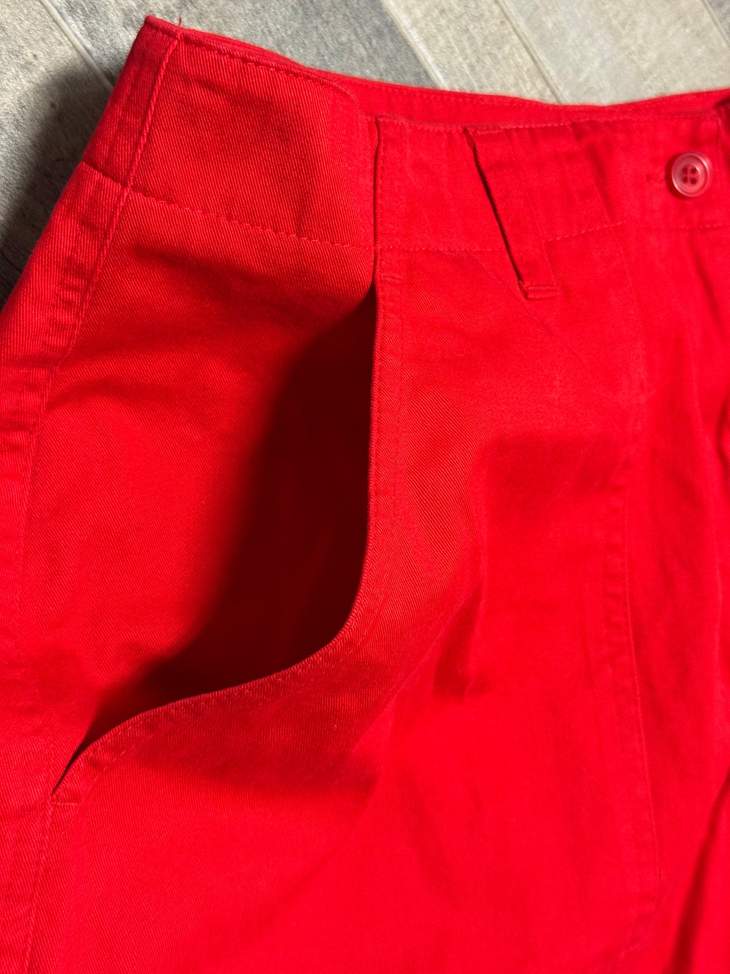 Women’s Red Utility Bermuda Shorts Size 14 NWT Cotton Casual Summer Pockets Y2K