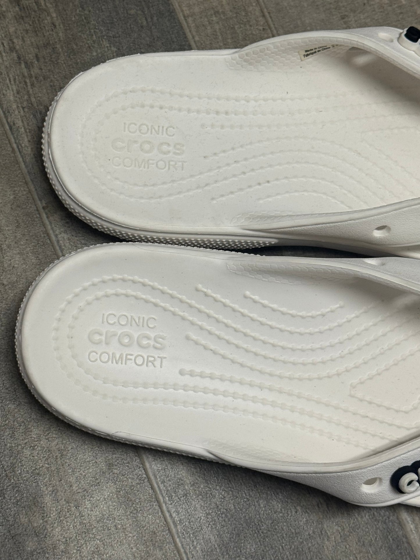 Crocs White Flip Flop Sandals W7 M7 Unisex Iconic Crocs Comfort Casual Summer