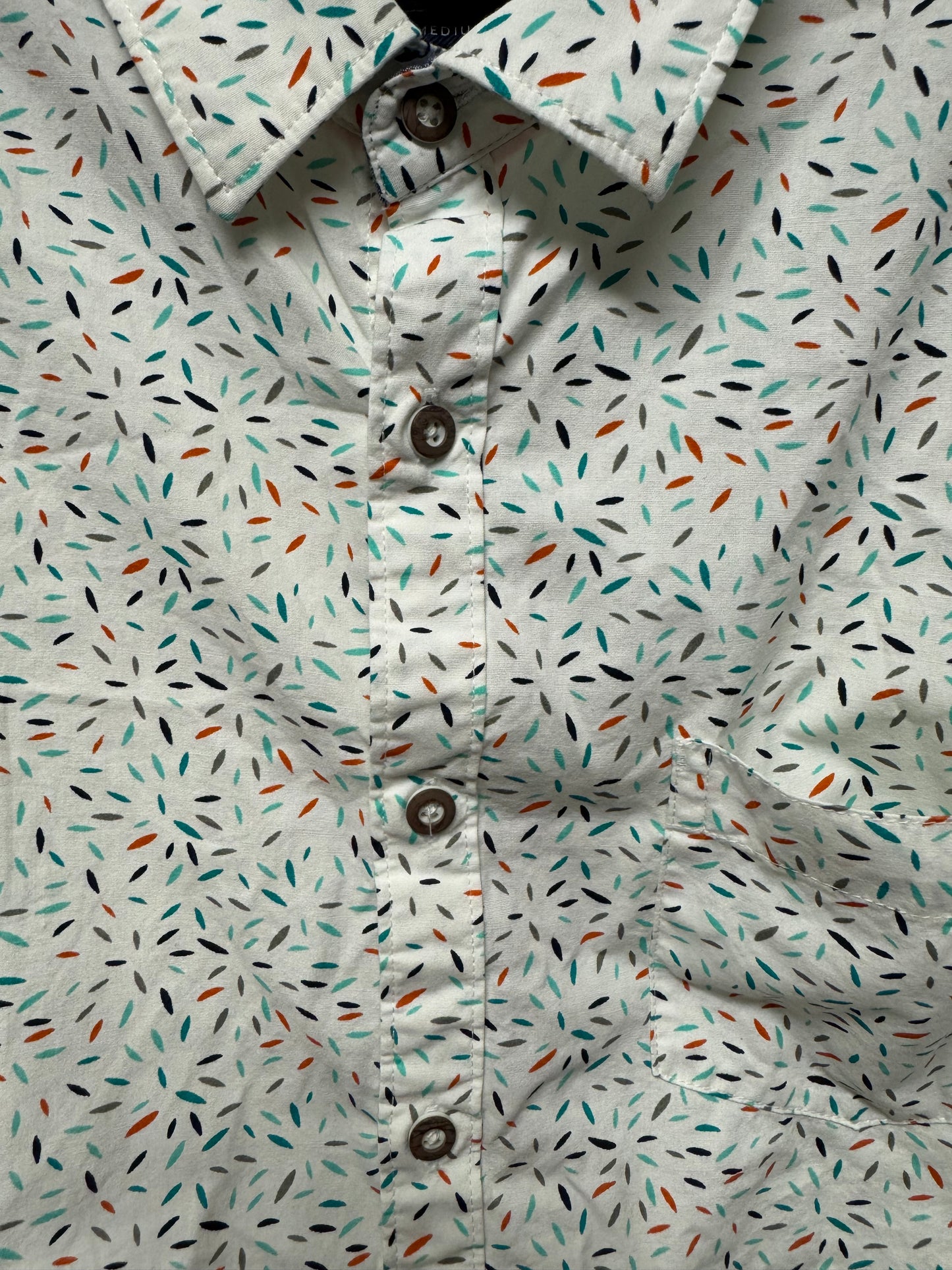 NWT Men’s Across Pond Signature Line Medium White Multicolor Print Button Shirt