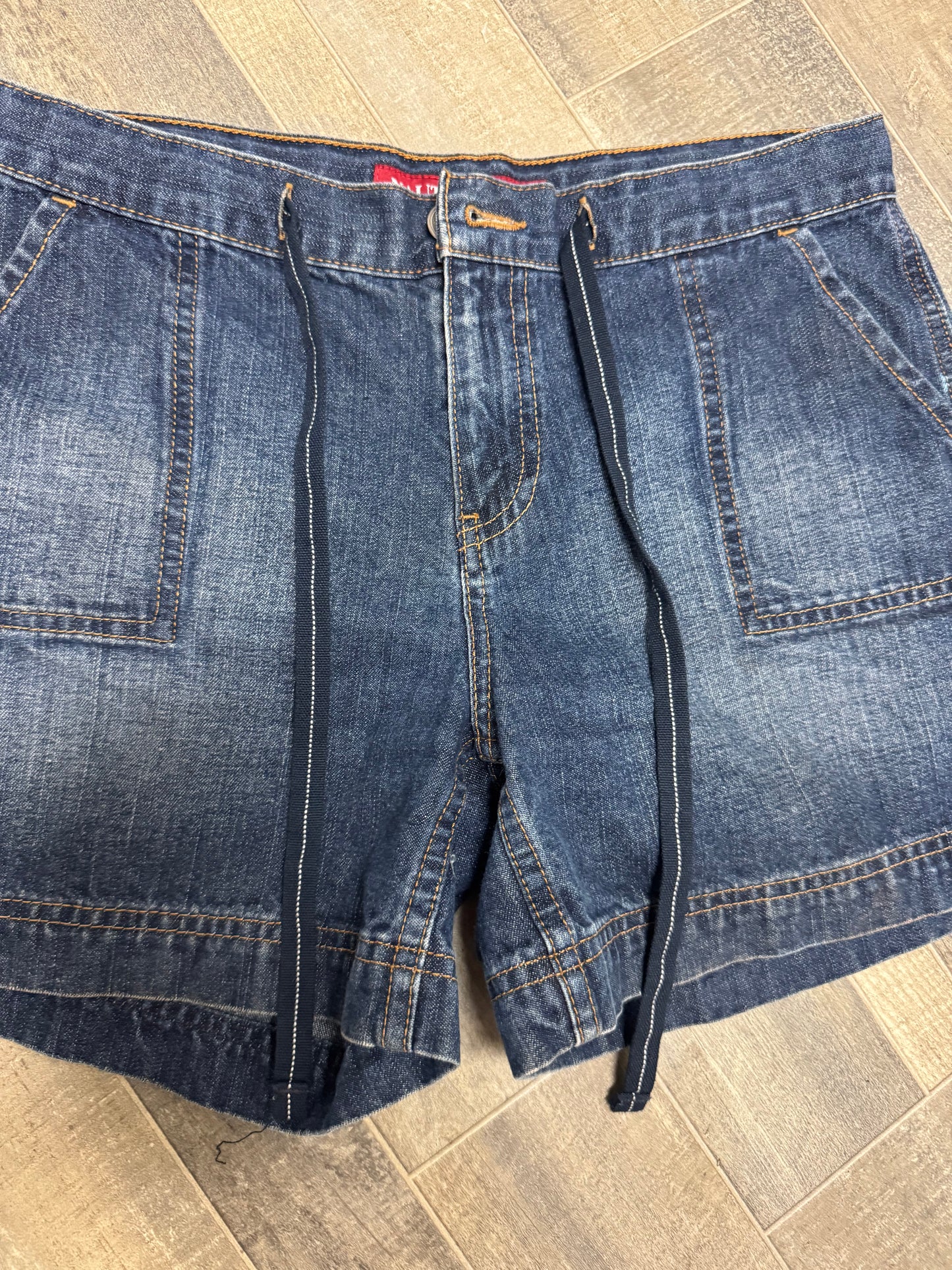 Nautica Women’s Denim Drawstring Shorts Size 4 Blue Patch Pocket Casual Y2K Fun