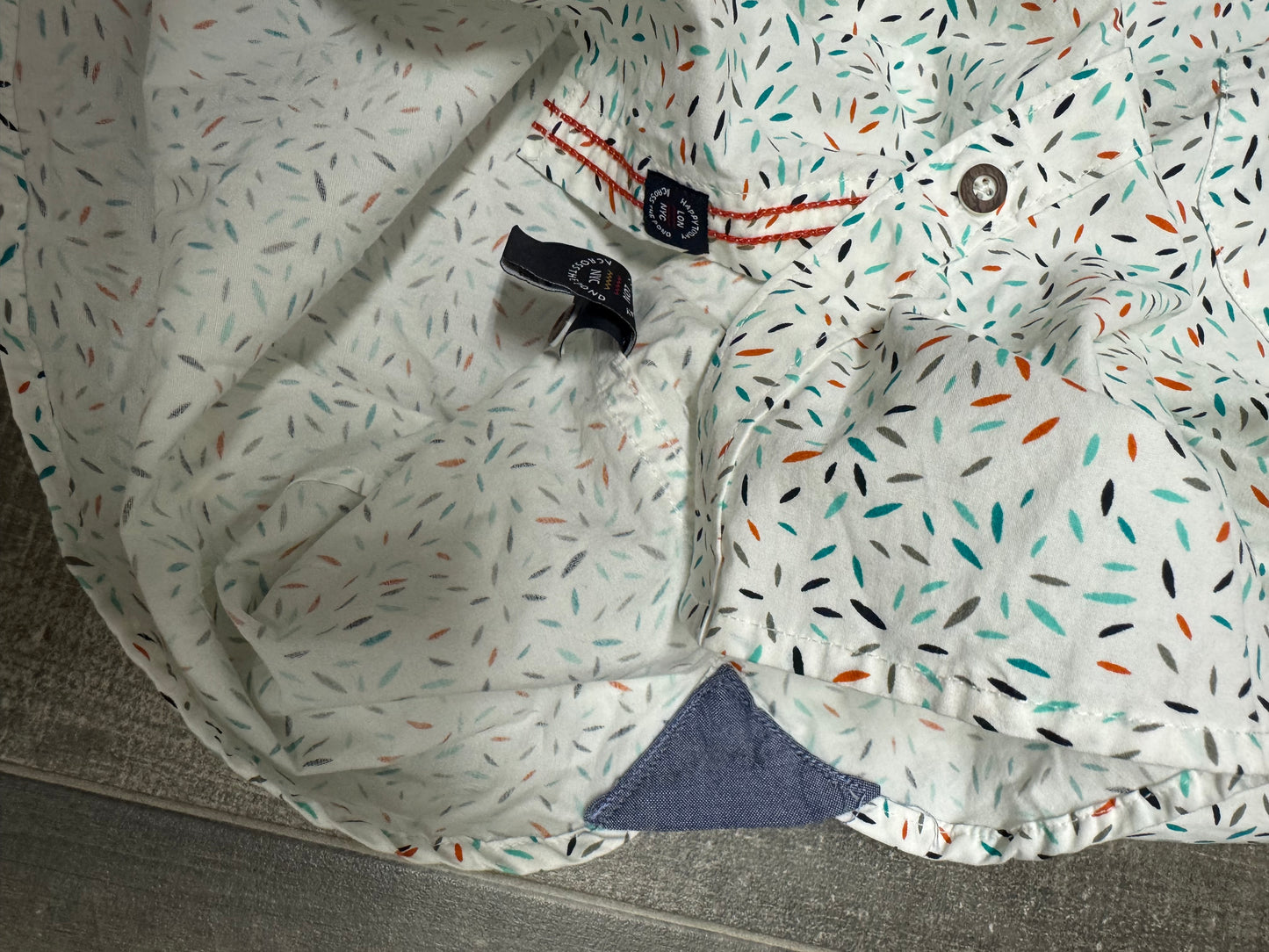 NWT Men’s Across Pond Signature Line Medium White Multicolor Print Button Shirt